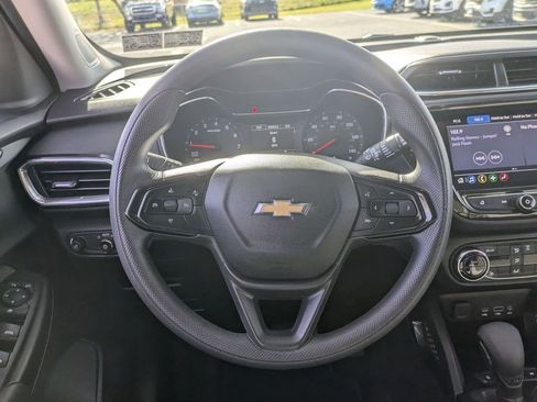 Used 2022 Chevrolet TrailBlazer LT w/ Convenience Package image 12