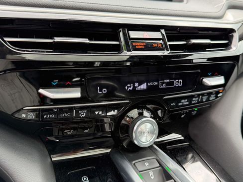 Used 2023 Acura MDX SH-AWD image 43
