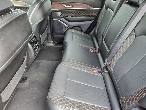 Used 2023 Jeep Grand Cherokee Summit w/ Advanced Protech Group IV AWD/4WD image 37