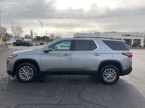 Used 2023 Chevrolet Traverse LT FWD image 1