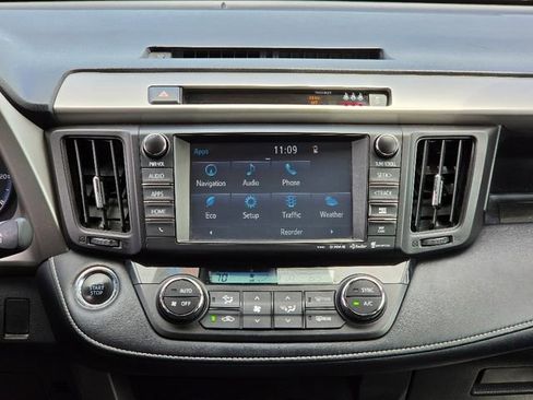 Used 2017 Toyota RAV4 XLE AWD/4WD image 26