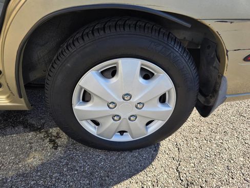 Used 2000 Daewoo Nubira SE image 15