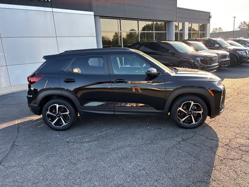 Used 2021 Chevrolet TrailBlazer RS w/ Sun and Liftgate Package FWD image 8