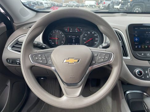 Used 2025 Chevrolet Malibu LT image 24