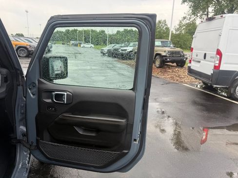 Used 2025 Jeep Wrangler Unlimited Sahara w/ Safety Group AWD/4WD image 55
