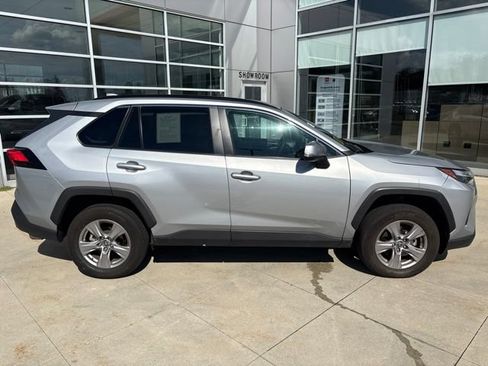 Used 2025 Toyota RAV4 XLE AWD/4WD image 8