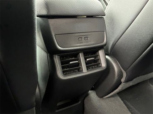 New 2026 Chevrolet Equinox LT image 18