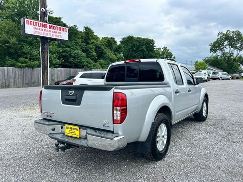 Used 2019 Nissan Frontier SV RWD image 2