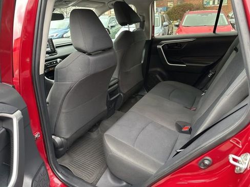 Used 2020 Toyota RAV4 LE image 23