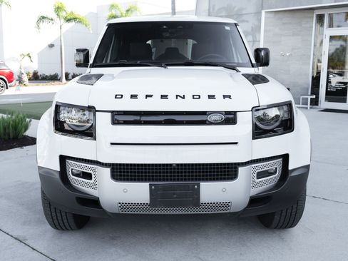 Used 2025 Land Rover Defender 110 S AWD/4WD image 5