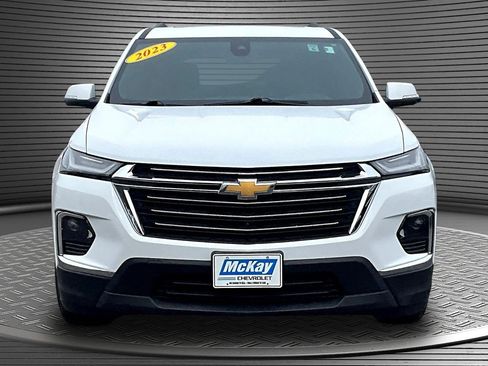 Used 2023 Chevrolet Traverse LT w/ LT Premium Package image 2