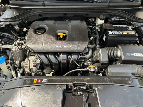 Used 2017 Hyundai Elantra SE w/ Cargo Package FWD image 22