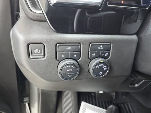 Used 2024 Chevrolet Silverado 1500 LT AWD/4WD image 10