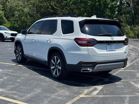 Certified 2025 Honda Pilot Touring image 19