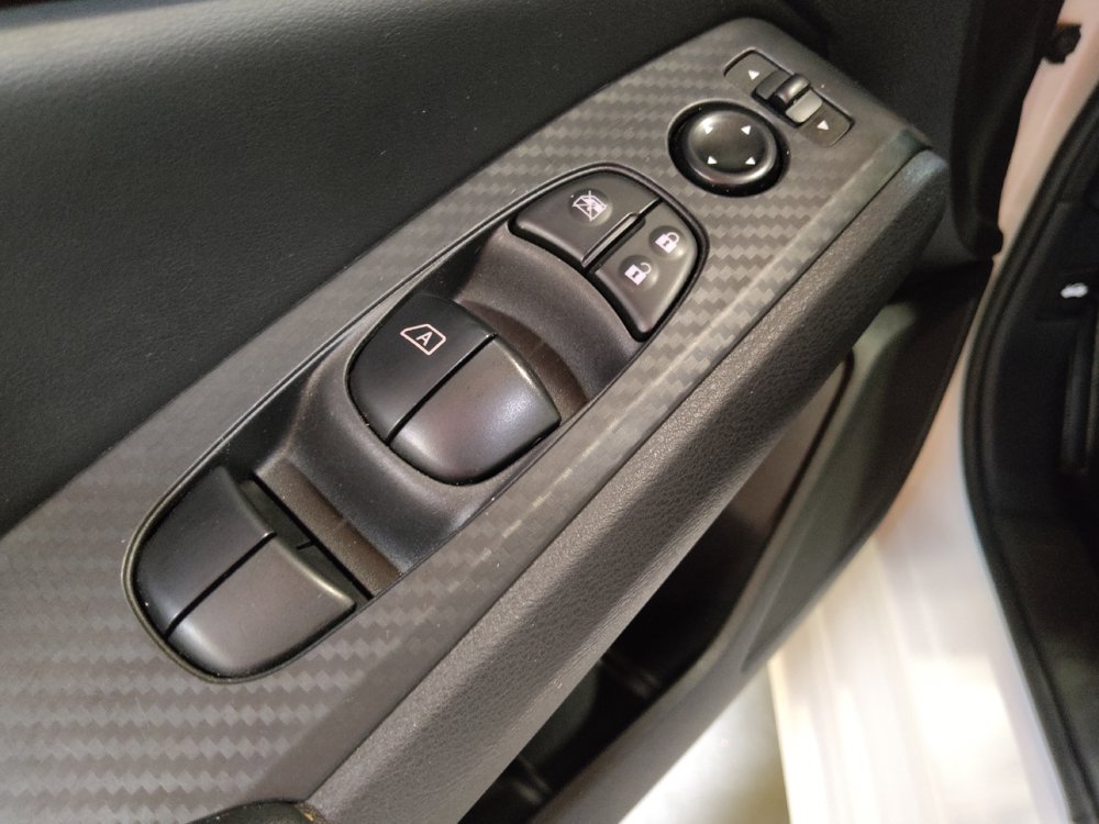 Used 2025 Nissan Altima 2.5 SV FWD image 27