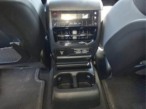 Used 2022 Jeep Grand Cherokee L Limited RWD image 19