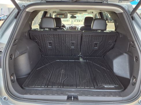 Used 2024 Chevrolet Equinox Premier image 10