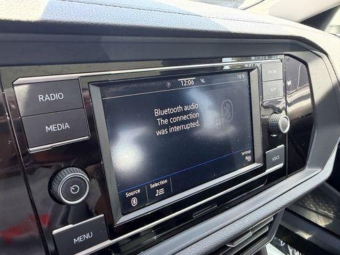 Used 2024 Volkswagen Jetta SE FWD image 20