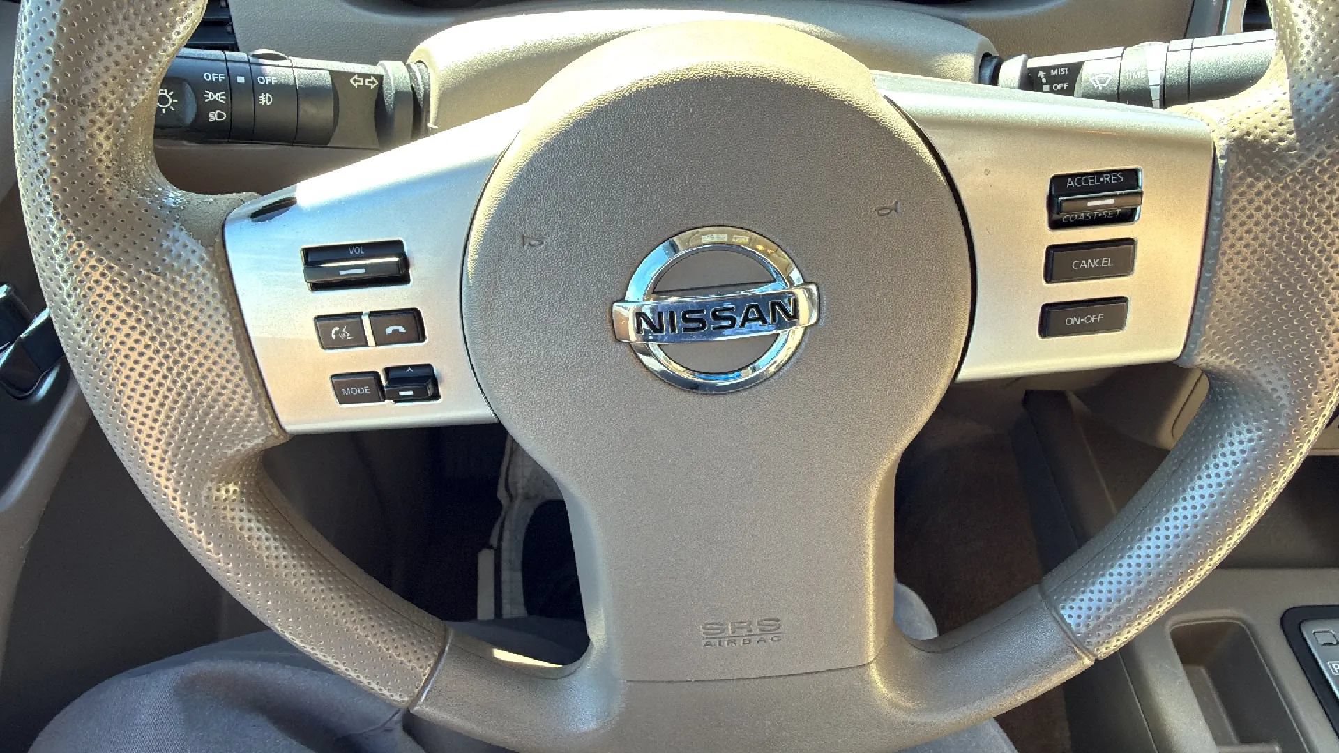 Used 2015 Nissan Frontier SV w/ SV Value Truck Package AWD/4WD image 36