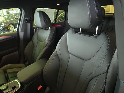 Used 2025 BMW X4 xDrive30i image 19