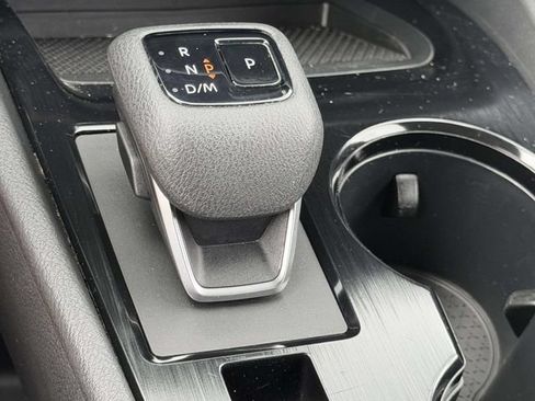 Used 2024 Nissan Rogue SV FWD image 28