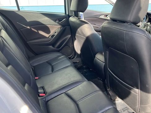 Used 2018 MAZDA MAZDA3 Touring image 16