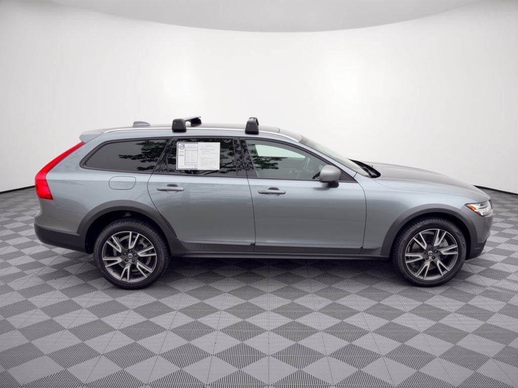 Used 2017 Volvo V90 T6 Cross Country AWD/4WD image 8