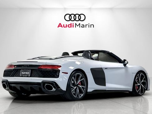 Used 2021 Audi R8 V10 w/ Premium Package image 5