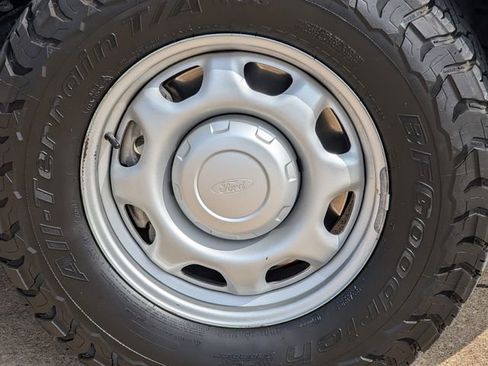 Used 2022 Ford F150 XL w/ Trailer Tow Package image 9