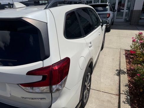 Used 2020 Subaru Forester Limited w/ Popular Package #3 AWD/4WD image 6