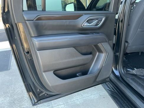 Used 2021 GMC Yukon XL SLE image 21