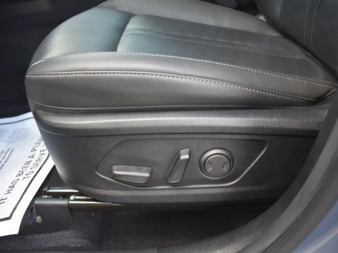 Used 2025 Kia Sorento S w/ Panoramic Sunroof Package FWD image 12