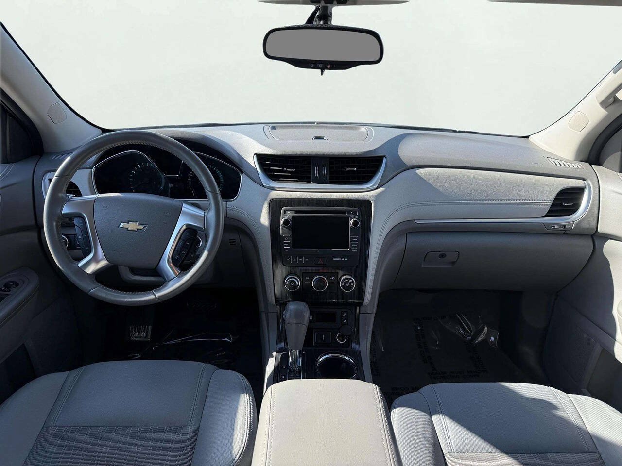 Used 2017 Chevrolet Traverse LT w/ Style and Technology Package FWD image 15