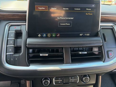 Used 2021 Chevrolet Tahoe High Country w/ Premium Package image 24