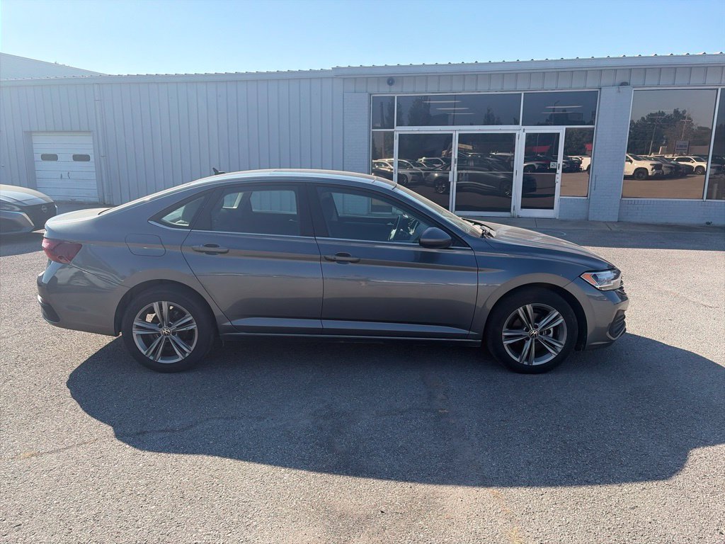 Used 2024 Volkswagen Jetta SE FWD image 7