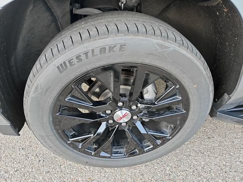 Used 2024 GMC Yukon SLE AWD/4WD image 35