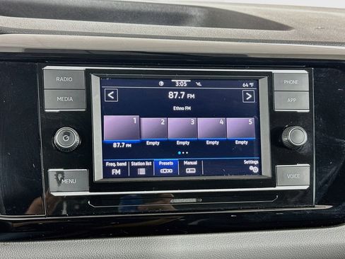 Used 2022 Volkswagen Taos S FWD image 19