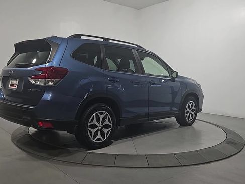 Used 2020 Subaru Forester Premium AWD/4WD image 5