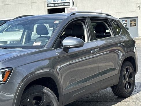 New 2025 Volkswagen Taos SEL image 27