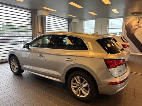 Used 2020 Audi Q5 2.0T Premium w/ Convenience Package AWD/4WD image 4