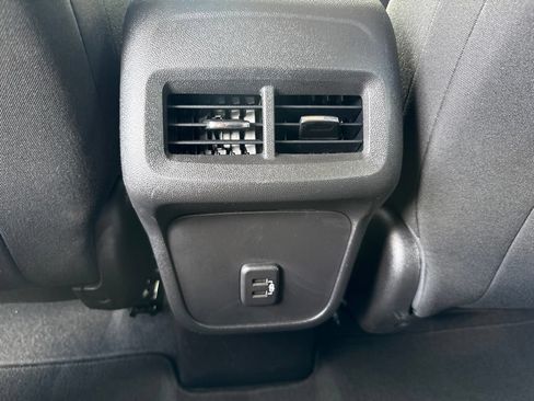 Used 2023 Chevrolet Equinox LS FWD image 25