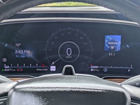 Used 2023 Cadillac Escalade ESV Premium Luxury w/ Performance Package image 33