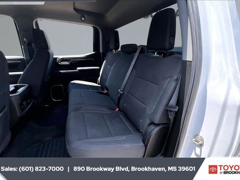 Used 2023 Chevrolet Silverado 1500 LT AWD/4WD image 19