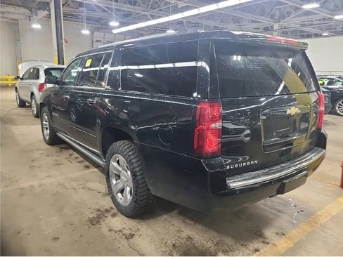 Used 2015 Chevrolet Suburban LTZ image 2