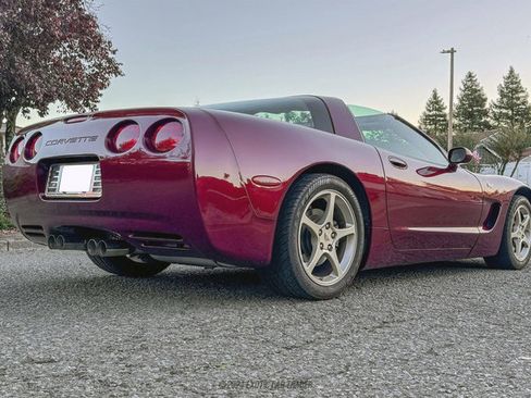 Used 2003 Chevrolet Corvette 50th Anniversary Edition w/ Preferred Equipment Group image 8