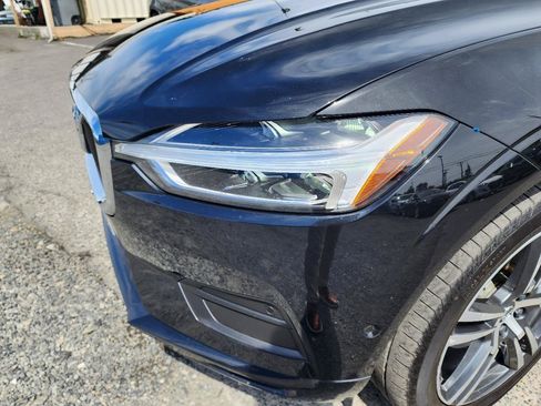 Used 2019 Volvo XC60 T5 Momentum w/ Premium Package AWD/4WD image 37