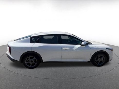 Used 2025 Kia K4 LXS image 16