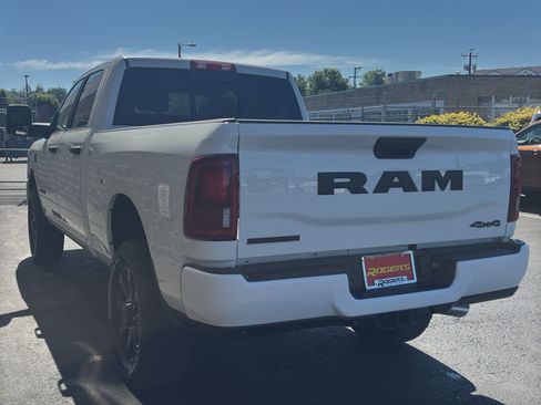 New 2026 RAM 2500 Big Horn AWD/4WD image 9