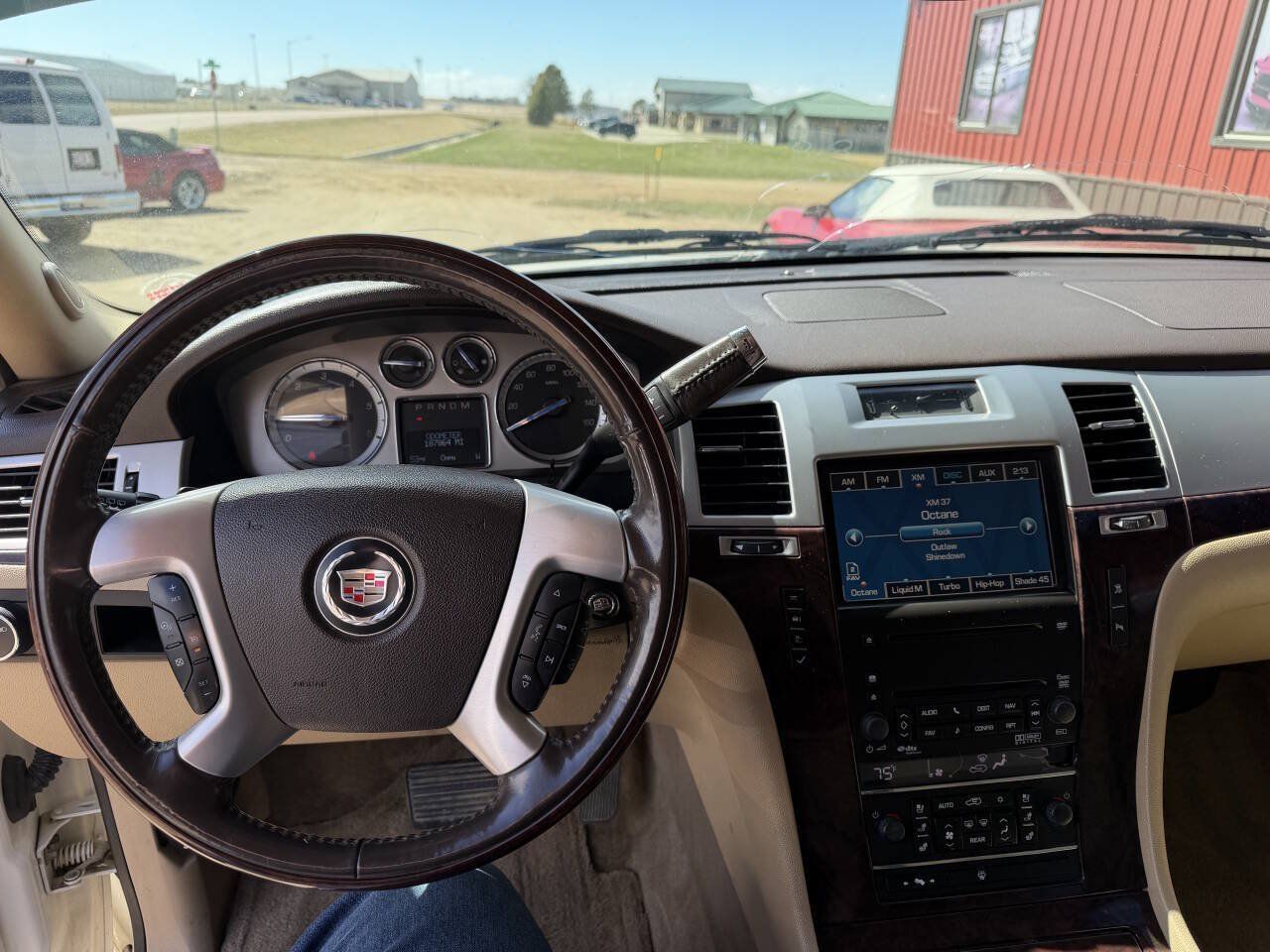 Used 2009 Cadillac Escalade AWD image 16
