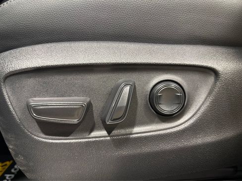 Used 2025 Toyota Grand Highlander AWD image 19